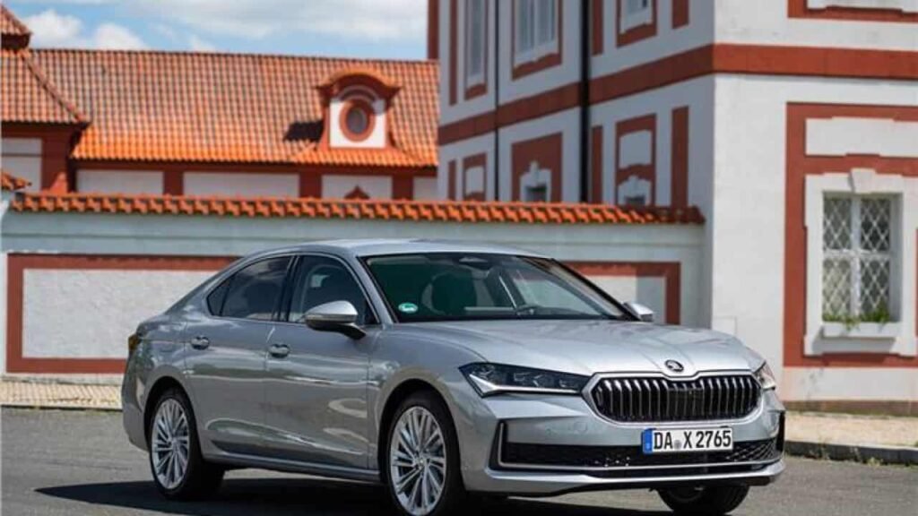 2025 Skoda Superb 1280x720 1